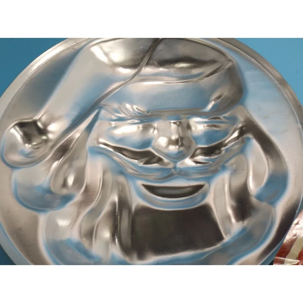 Vintage 1977 Wilton Santa Claus Cake Pan Multi Pan insert.  Christmas Cakes!